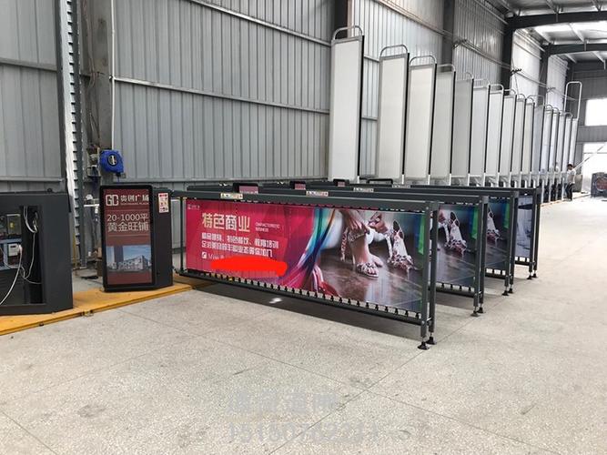 道奇横杆道闸 车牌识别广告道闸如何开启停车场智能广告新纪元？